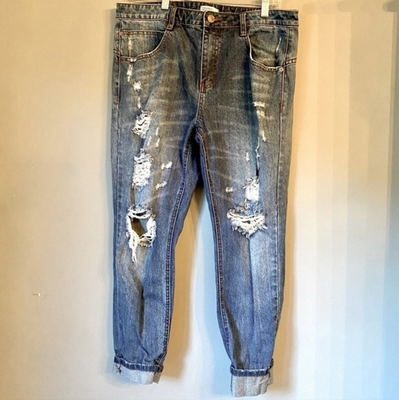 FOREVER 21 Womens Size 10 Distressed Jeans - Picture 6 of 6